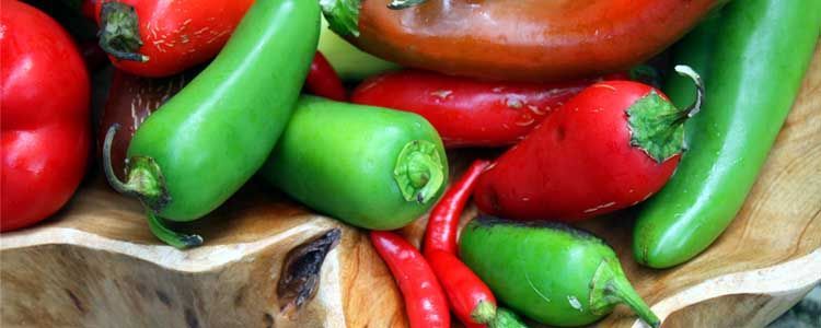 distintas variedades de chiles en casa
